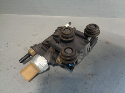 Tank Suspension Relief Valve Block RVH000046 Discovery 3 & 4