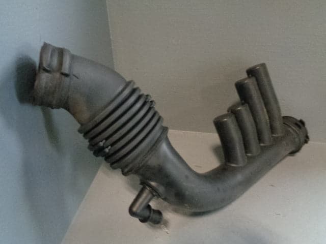 Freelander 2 Air Intake Pipe TD4 2.2 Land Rover 2006 to 2011