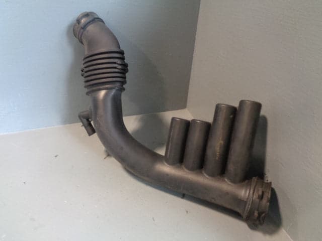Freelander 2 Air Intake Pipe TD4 2.2 Land Rover 2006 to 2011
