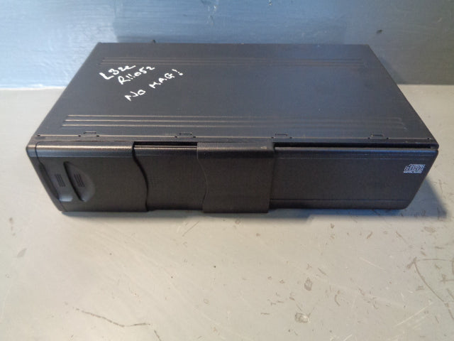 Range Rover L322 CD Multi Changer Alpine XQE000120 6 Disc No