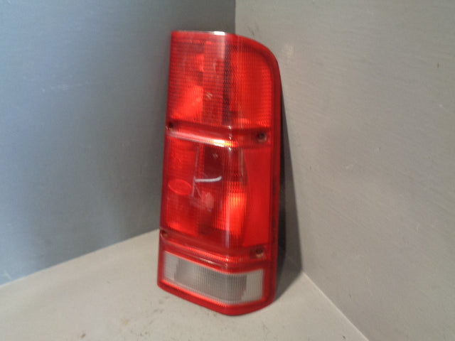 Discovery 2 Rear Tail Light Cluster Upper Pre-Facelift Off