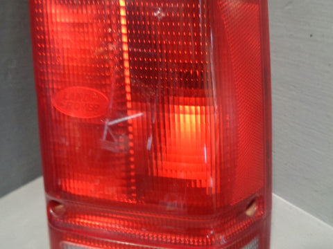 Discovery 2 Rear Tail Light Cluster Upper Pre-Facelift Off