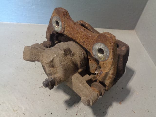 Brake Caliper Near Side Front Discovery 4 Range Rover Sport L320 L494 – Gentlemen Of Salvage Brake Caliper Near Side Front Discovery 4 Range Rover Sport L320 L494 – Gentlemen Of Salvage