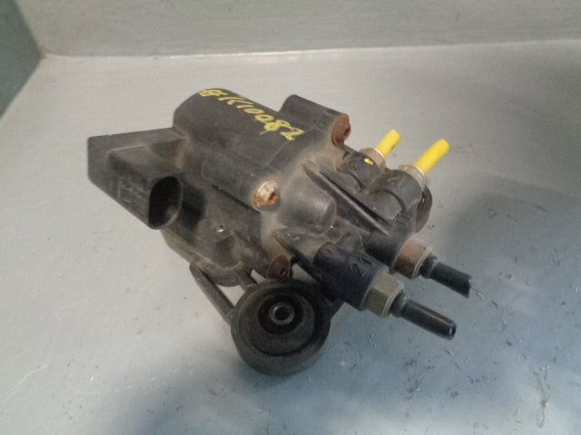 Range Rover L322 Air Suspension Valve Block Front Crossover