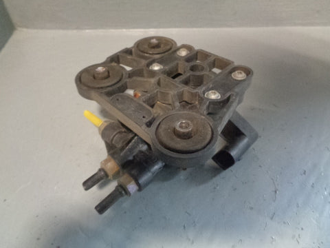 Range Rover L322 Air Suspension Valve Block Front Crossover