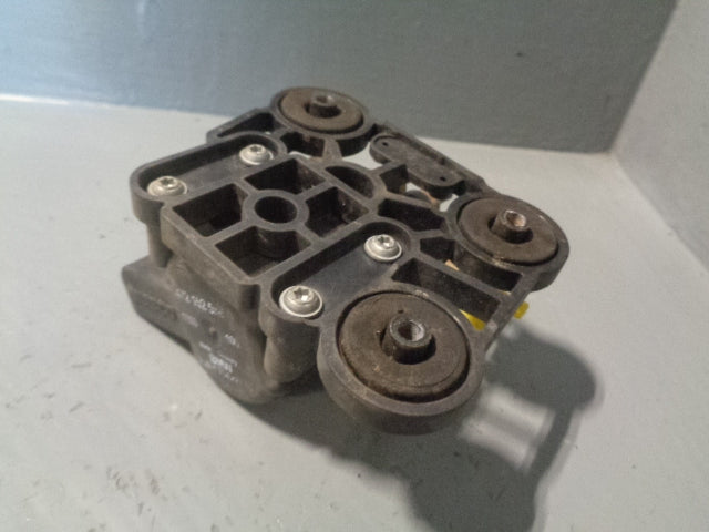 Range Rover L322 Air Suspension Valve Block Front Crossover