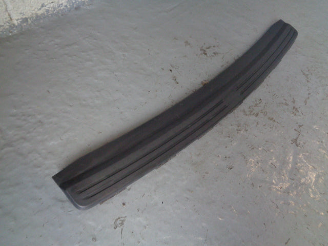 Discovery 3 Rear Bumper Scuff Load Trim 6H52-17877-AC Land
