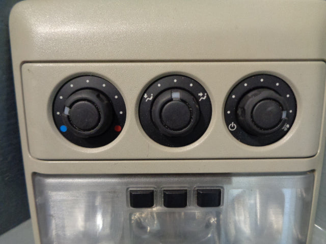 Discovery 3 Rear Heater Controls Panel and Interior Light