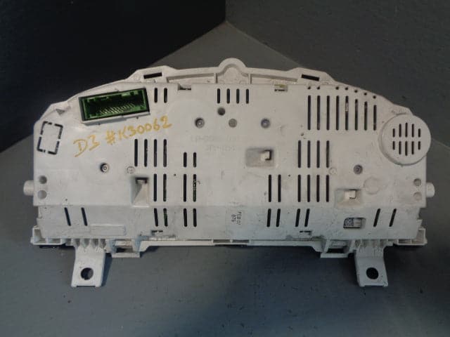 Discovery 3 Instrument Cluster Speedo YAC502070 Land Rover