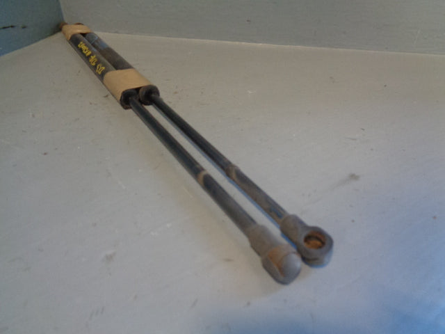 Discovery 3 Tailgate Gas Struts Upper Pair Of Land Rover