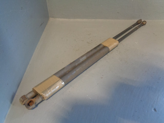 Discovery 3 Tailgate Gas Struts Upper Pair Of Land Rover