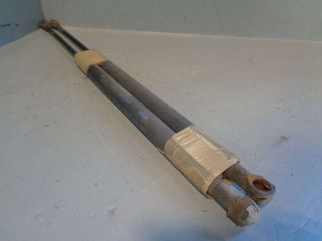 Discovery 3 Tailgate Gas Struts Upper Pair Of Land Rover