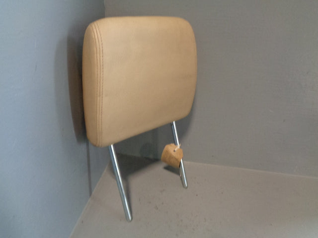 Discovery 3 Rear Headrest Leather in Alpaca Left or Right