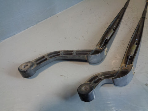 Discovery 3 Front Wiper Arms Pair Of Land Rover 2004 to 2009