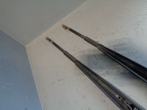 Discovery 3 Front Wiper Arms Pair Of Land Rover 2004 to 2009