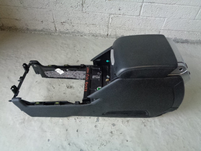 Range Rover L322 Leather Arm Rest Centre Console Black 12v Aux Facelift R09033
