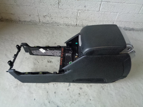 Range Rover L322 Leather Arm Rest Centre Console Black 12v Aux Facelift R09033