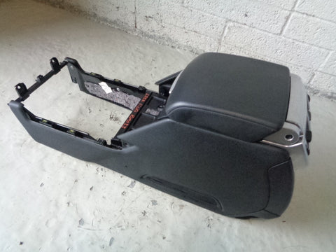 Range Rover L322 Leather Arm Rest Centre Console Black 12v Aux Facelift R09033