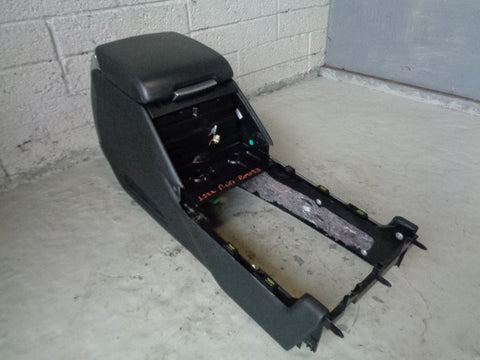 Range Rover L322 Leather Arm Rest Centre Console Black 12v Aux Facelift R09033