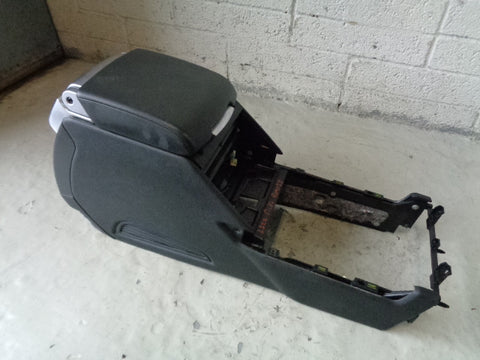 Range Rover L322 Leather Arm Rest Centre Console Black 12v Aux Facelift R09033