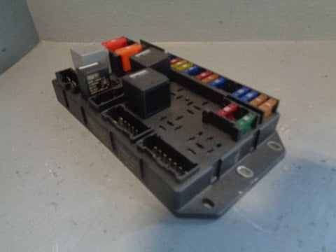 Range Rover L322 V8 Petrol Engine Bay Fuse Box YQE500090