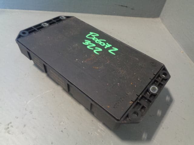 Range Rover L322 V8 Petrol Engine Bay Fuse Box YQE500090