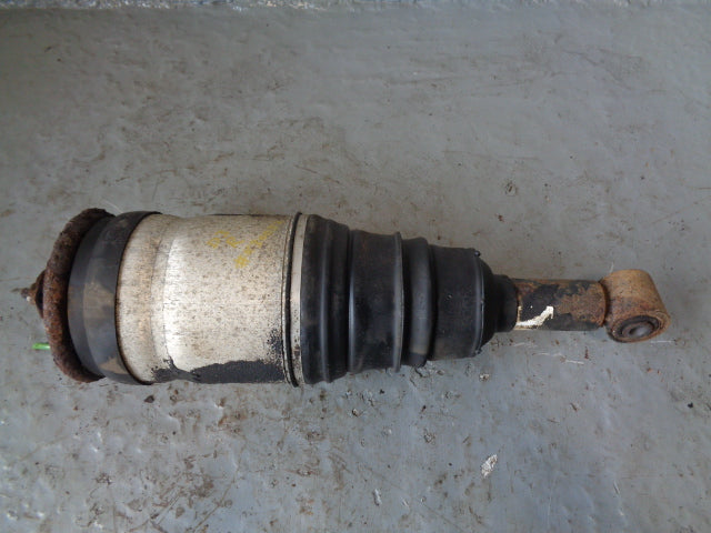 Discovery 3 Rear Suspension Airbag Shock Absorber Strut Land