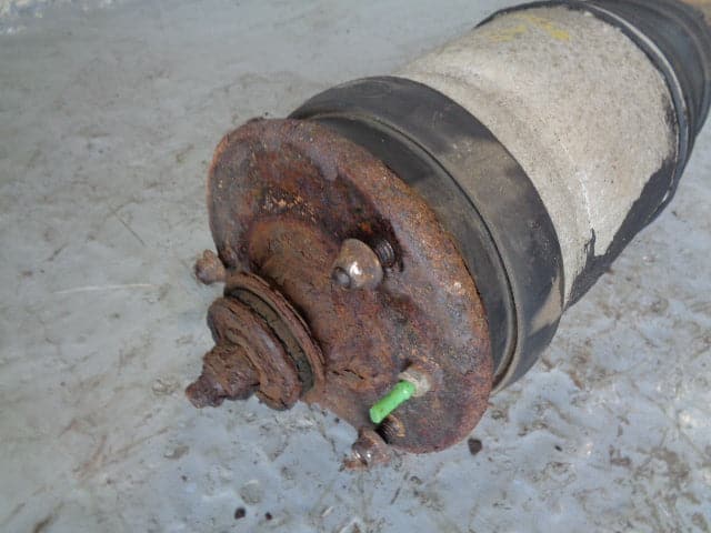 Discovery 3 Rear Suspension Airbag Shock Absorber Strut Land