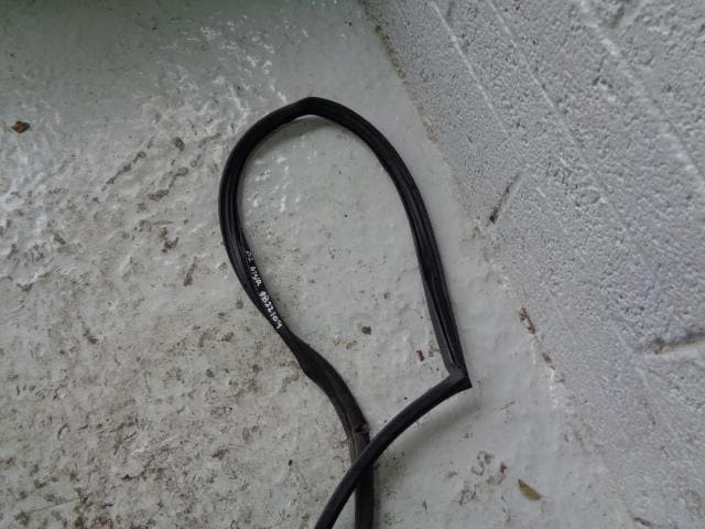 Discovery 2 Door Rubber Seal Near Side Rear NSR Land Rover