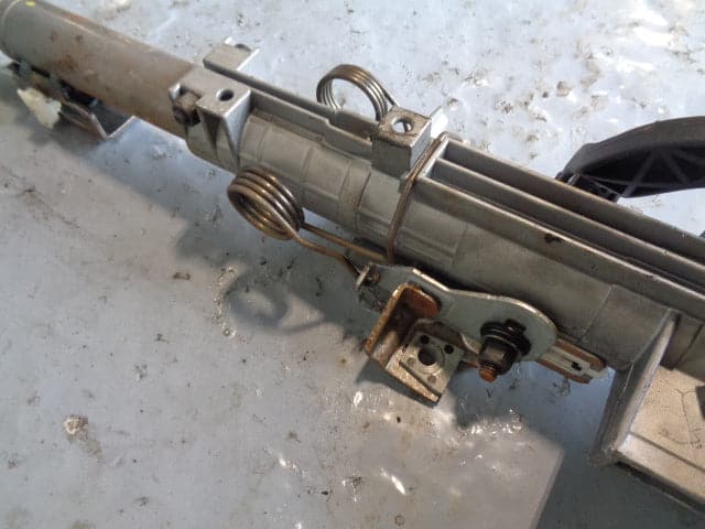 BMW X3 E83 Upper Steering Column with Ignition Barrel 2003