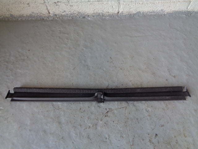 Discovery 4 Panoramic Sunroof Blind Centre Rear Land Rover