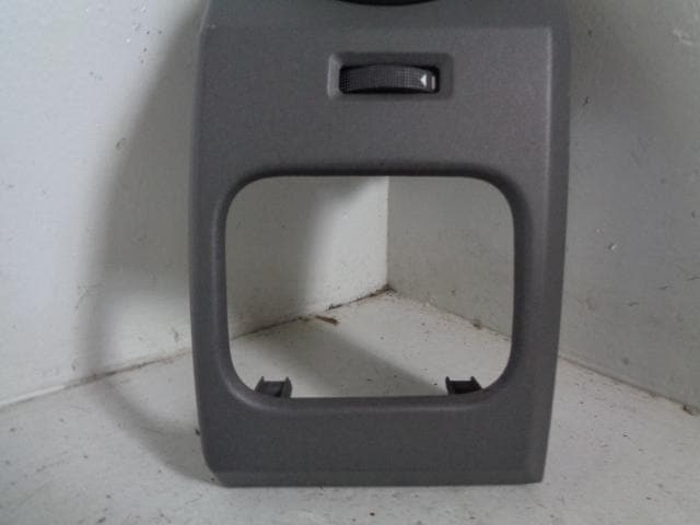 Discovery 3 Drivers Air Vent And Housing Dashboard Off Side