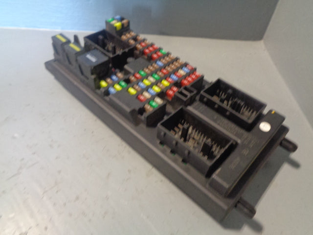 Fuse Box Body Control YQE500300 Land Rover Discovery 3