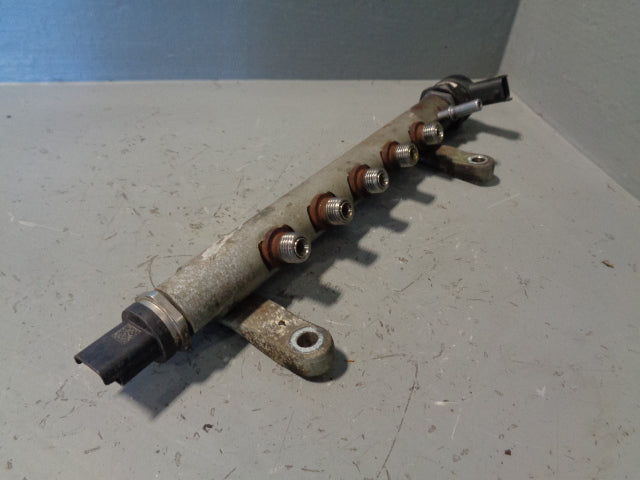 thumbnail image 2 of Fuel Rail Pressure Sensor For Land Rover Freelander 2.0 TD4 & Range Rover 3.0 TD 2 of 5