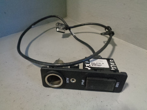 Jaguar XF USB iPod Aux Socket Centre Console 8X23 19C166 AD 2007 to 2015