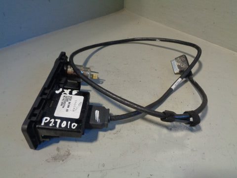 Jaguar XF USB iPod Aux Socket Centre Console 8X23 19C166 AD 2007 to 2015