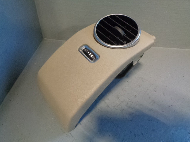 Discovery 4 Heater Air Vent Near Side Outer with Trim Beige