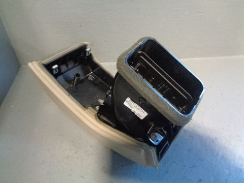 Discovery 4 Heater Air Vent Near Side Outer with Trim Beige