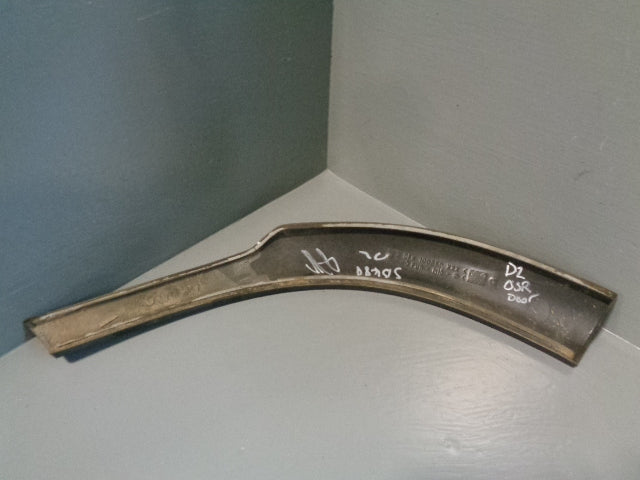 Discovery 2 Arch Trim Off Side Rear Door Land Rover 1998