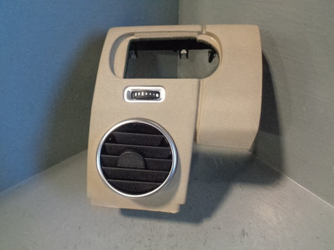 Discovery 4 Heater Air Vent Off Side Outer with Trim Beige
