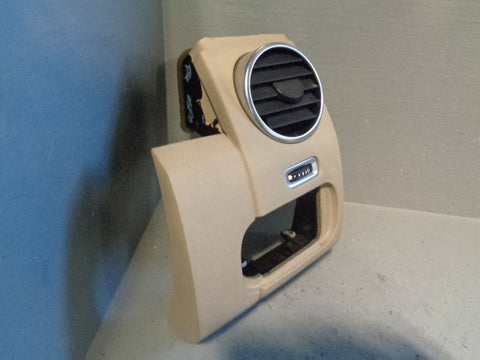 Discovery 4 Heater Air Vent Off Side Outer with Trim Beige