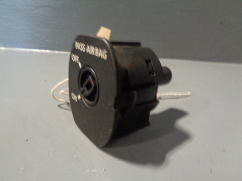 Discovery 3 Passenger Airbag Switch YWL500050PVJ Land Rover