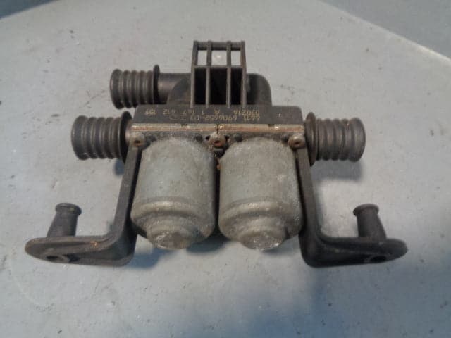 BMW X5 Water Heater Control Valve 6411 6906652-03 3.0D E53