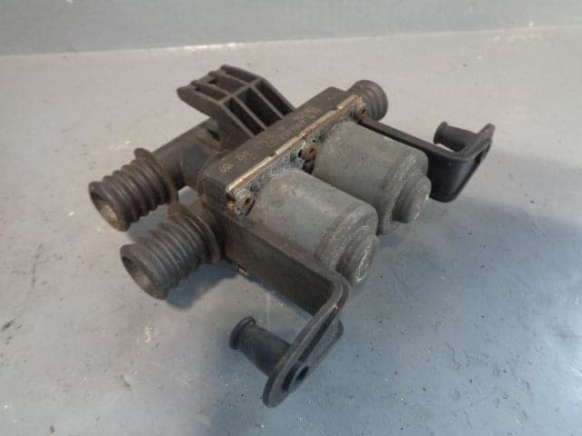 BMW X5 Water Heater Control Valve 6411 6906652-03 3.0D E53