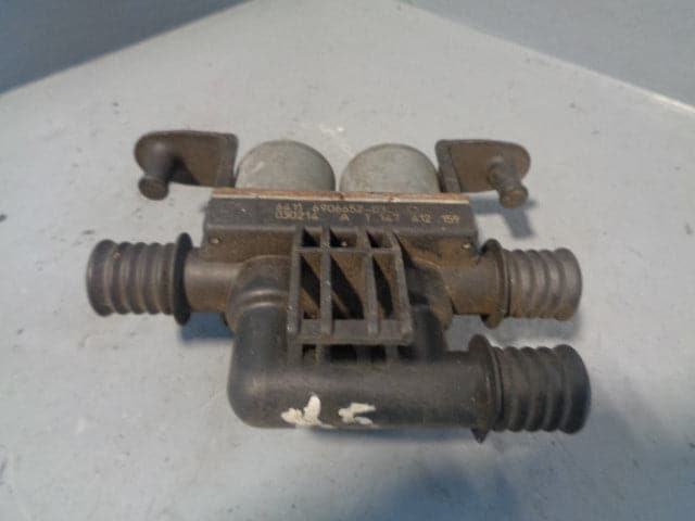 BMW X5 Water Heater Control Valve 6411 6906652-03 3.0D E53