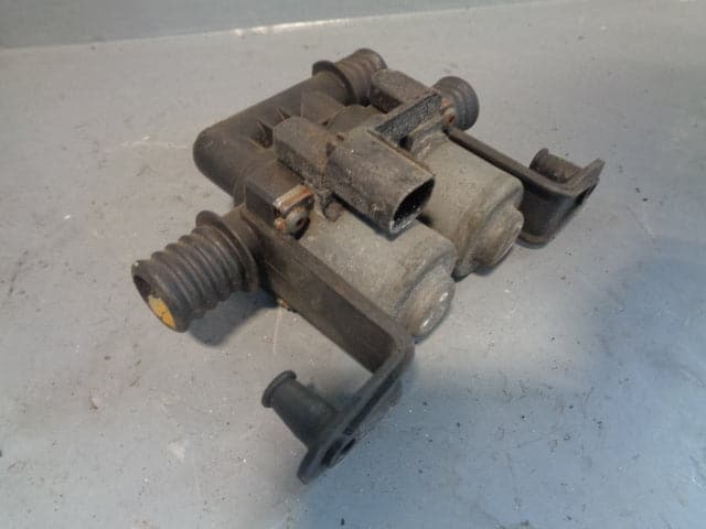 BMW X5 Water Heater Control Valve 6411 6906652-03 3.0D E53