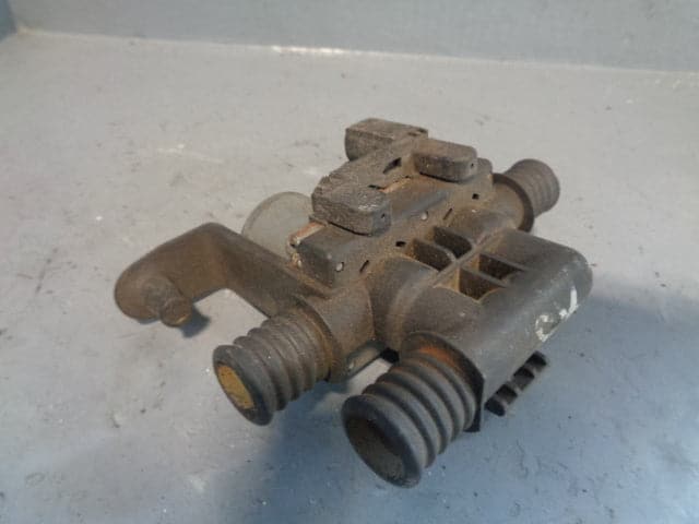 BMW X5 Water Heater Control Valve 6411 6906652-03 3.0D E53