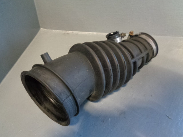 Discovery 2 Turbo To Air Box Pipe Hose TD5 Land Rover 1998