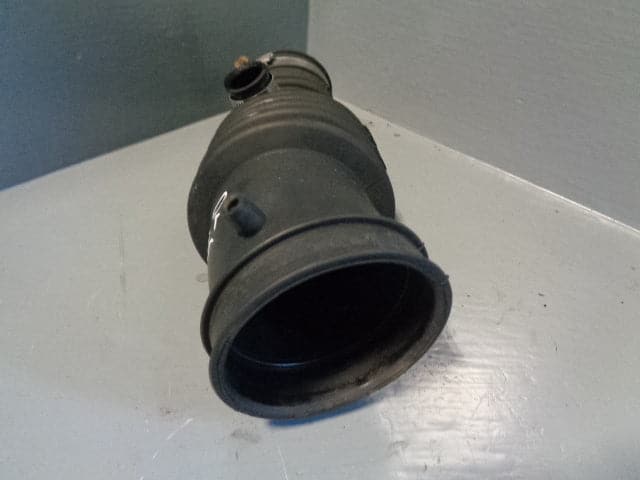 Discovery 2 Turbo To Air Box Pipe Hose TD5 Land Rover 1998