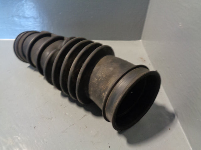 Discovery 2 Turbo To Air Box Pipe Hose TD5 Land Rover 1998